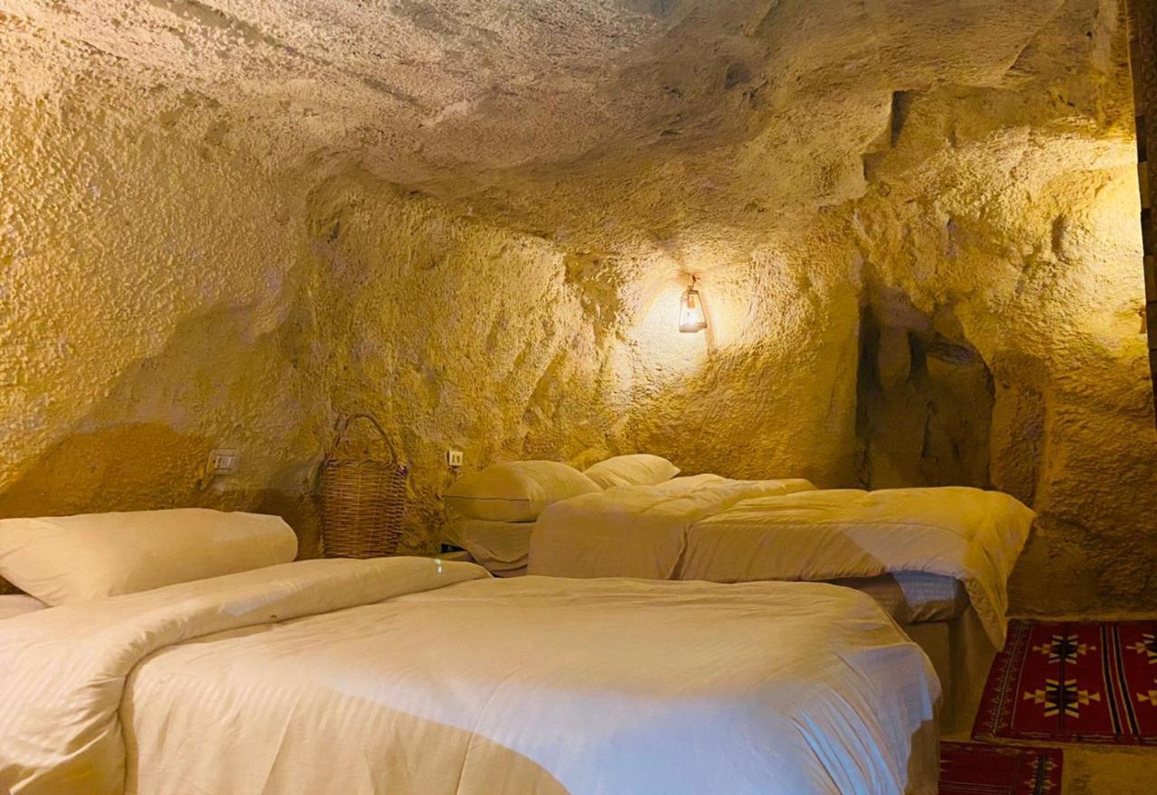 7 Caves Hotel Al Jāyah Kültér fotó