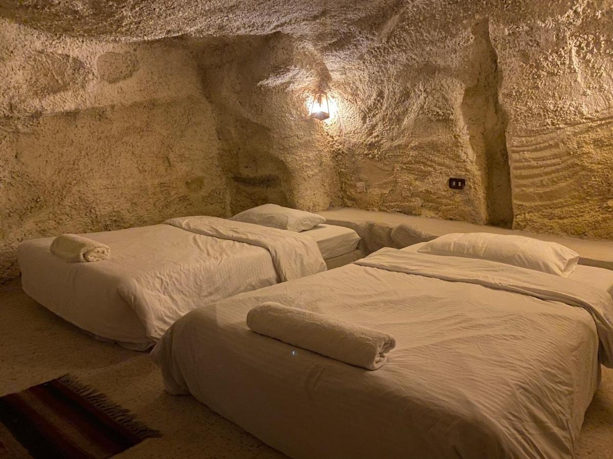 7 Caves Hotel Al Jāyah Kültér fotó